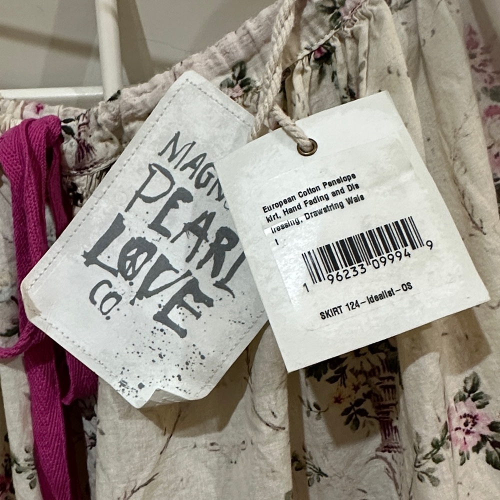 Magnolia Pearl Floral Skirt with Pink Tie and Ruffles at The Bottom. Size OS - Picture 3 of 4